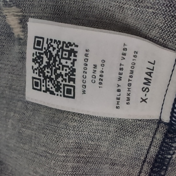 True Religion Blue Jeans Classic Distressed Style Women's Vest,Size XS. - Picture 10 of 10